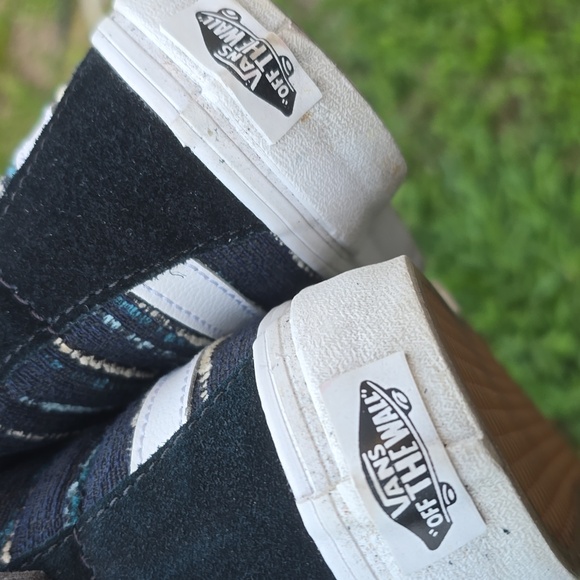 Vans - Picture 7 of 10